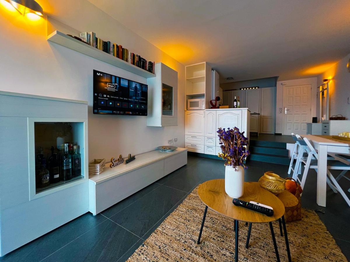 At The Ocean'S Edge Apartment Callao Salvaje Luaran gambar