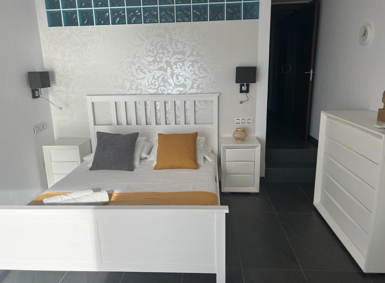 At The Ocean'S Edge Apartment Callao Salvaje Luaran gambar